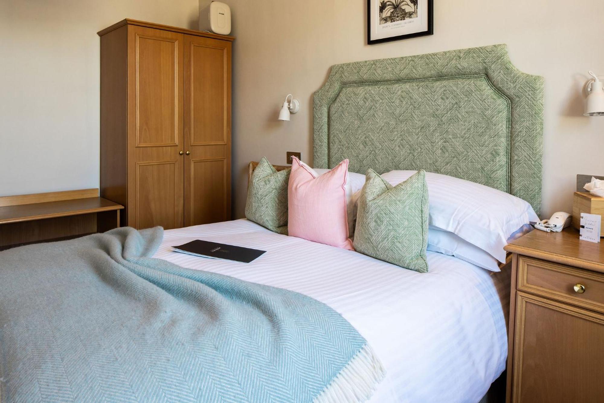 The Moorings Hotel & Restaurant Gorey Экстерьер фото